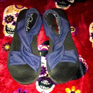 Crossed denim yoga foam sandals